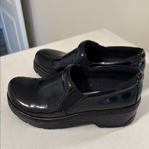 Klogs Women’s Naples Black Patent Leather Slip-On Shoes / Size 8.5 / Like New